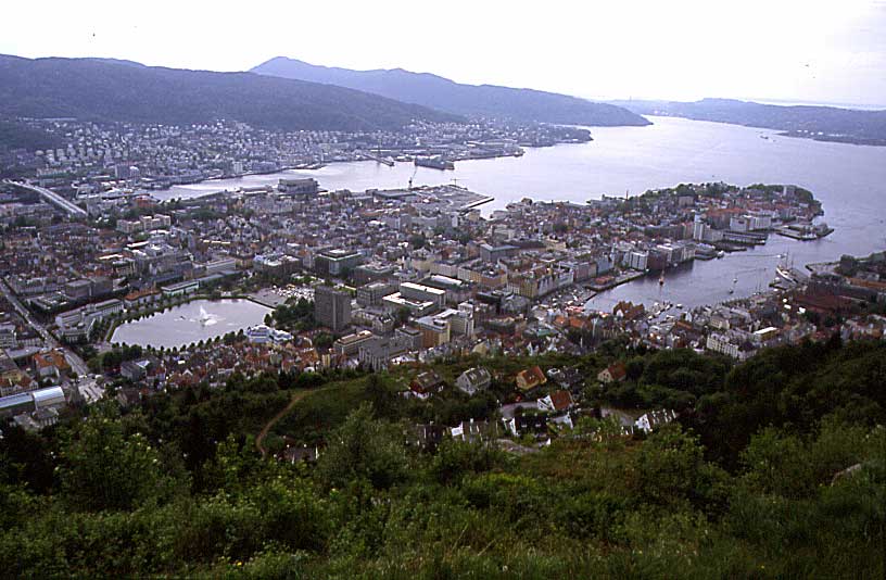 N140 Aussicht auf Bergen vom Floyen
