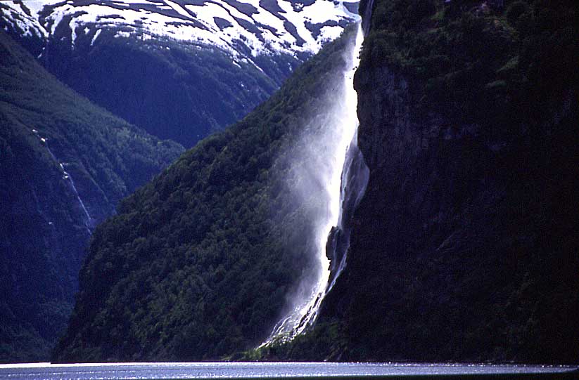 N320 Geirangerfjord